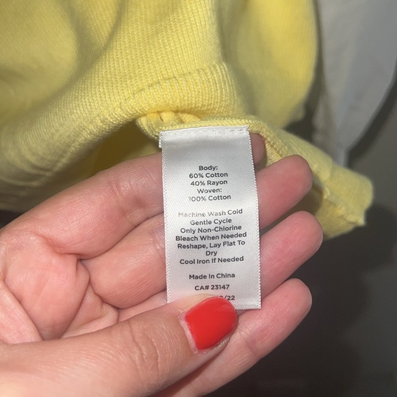 NWT Talbots Women’s Woven Sleeve Pullover in Daisy Yellow with Scalloped Collar - Picture 6 of 8